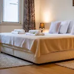 Apartmán Location 3 Bedroom Next To The *