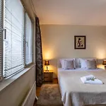 Location 3 Bedroom Next To The Apartmán Varna