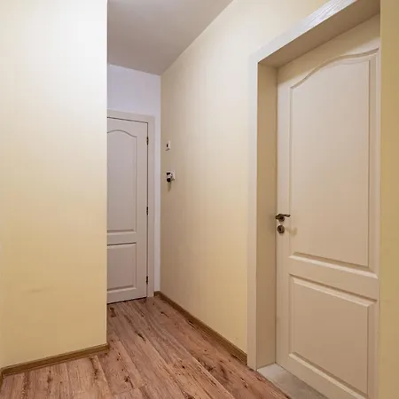 Apartment Location 3 Bedroom Next To The *