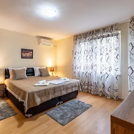 Apartment Location 3 Bedroom Next To The
