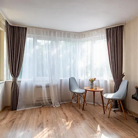 Location 3 Bedroom Next To The