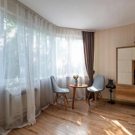 Location 3 Bedroom Next To The