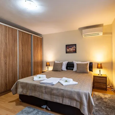 Apartmán Location 3 Bedroom Next To The *