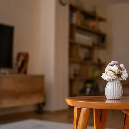 Location 3 Bedroom Next To The Varna