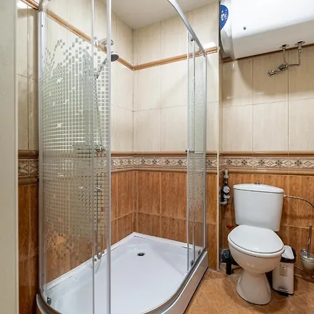 Location 3 Bedroom Next To The