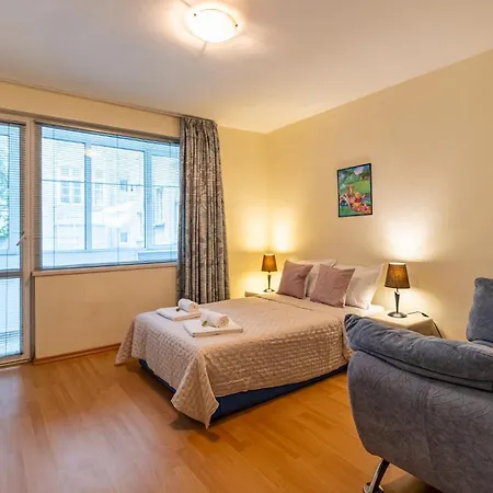 Location 3 Bedroom Next To The Apartmán *