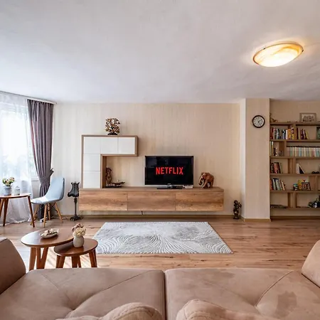 Location 3 Bedroom Next To The Apartmán Varna